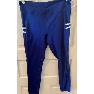 EUC Fabletics Trinity Mid-Rise Pocket 7/8 Leggings